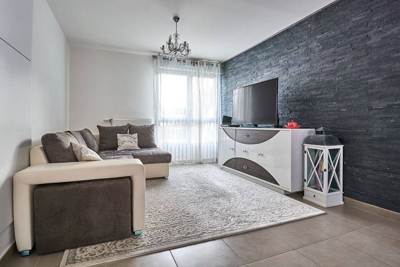 Bien de Monsieur et Madame Ghalifa