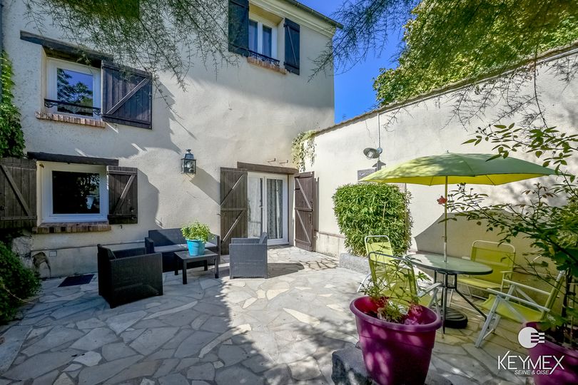 Bien de Monsieur et madame TKHILI