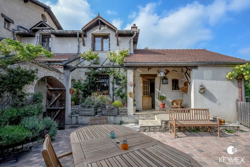 Bien de Monsieur et Madame SAMOUR