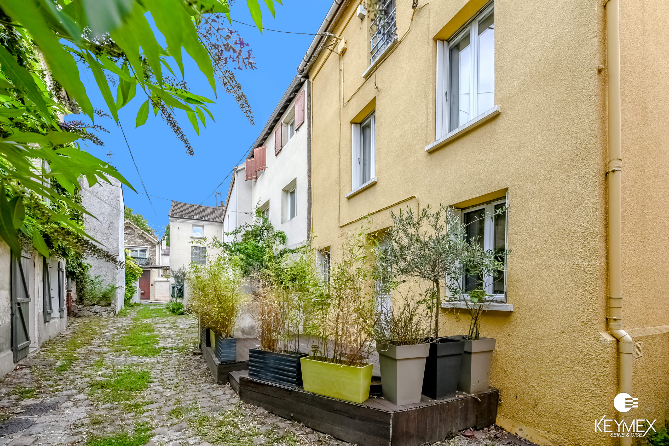 Bien de Monsieur Carabeuf et Mademoiselle Harne