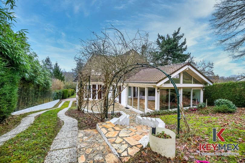 Bien de Madame Le Van